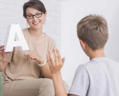 Sesletim ve Fonolojik Bozuklukları Belirtileti ile Tanıyın - Emine Demirel Aksoy Clinic